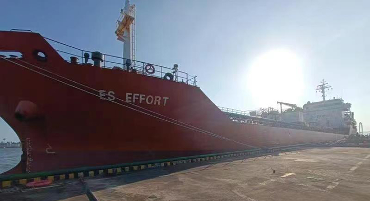 集团下属中油王港公司迎来首艘外轮ES EFFORT（永海奋进）靠泊